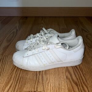 Adidas Women Shell Toe Superstar Size 8 Used